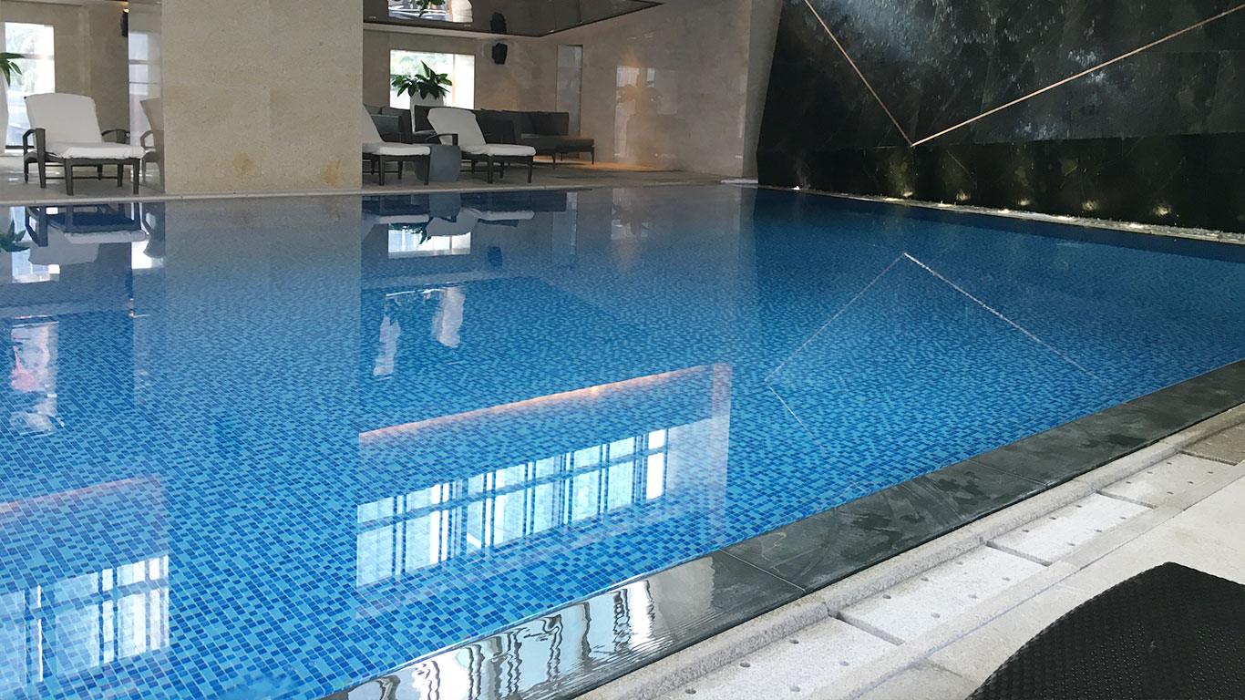 1/2 酒店室內泳池