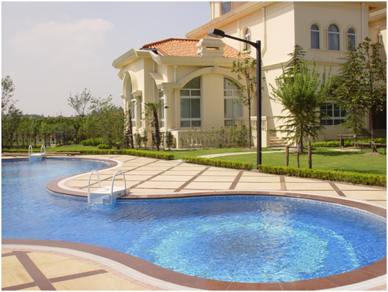 別墅建游泳池，泳池水處理設(shè)備該怎么選？