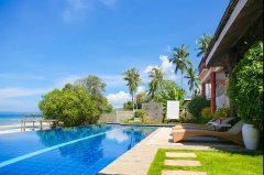 如何選擇性能好的別墅游泳池設(shè)備？