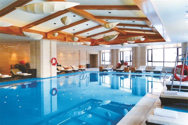 低氯泳池水處理系統(tǒng)為什么能更好的處理泳池水質(zhì)？