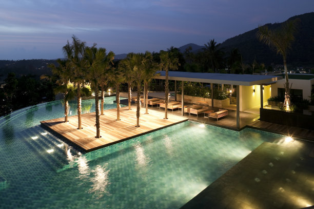 如何解決游泳池尿素超標問題？