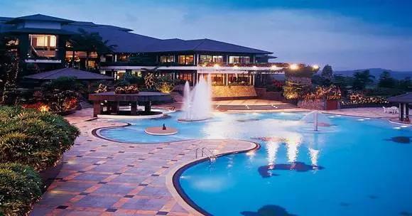 游泳池清潔難題終結(jié)者，水底吸塵器真的好用嗎？