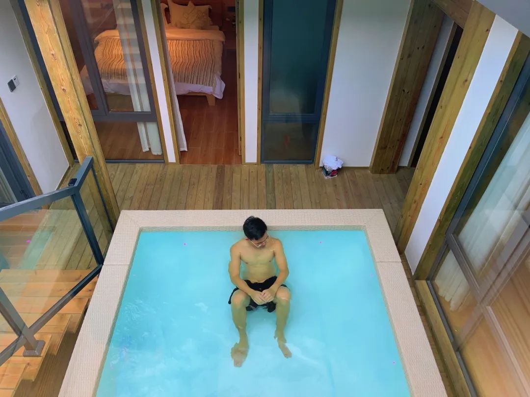 <b>建一個(gè)別墅游泳池需要哪些設(shè)備？用這些水處理設(shè)備健康又環(huán)保！</b>