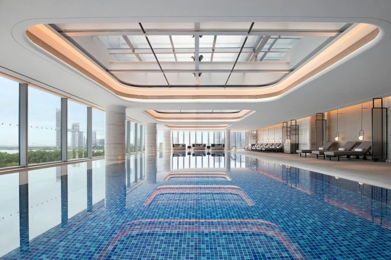 游泳池水處理怎么節(jié)水？戴思樂全自動游泳池珍珠巖過濾器系統(tǒng)反洗耗水直降！