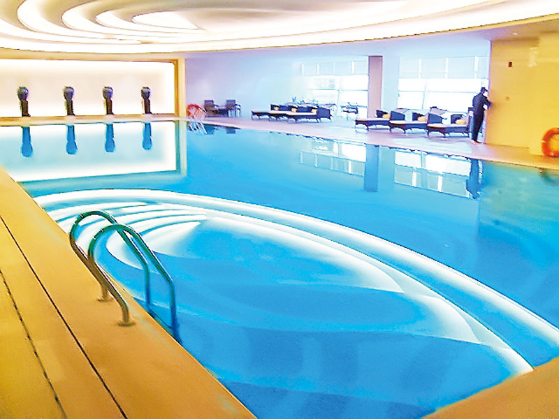 豪華別墅帶花園游泳池怎么設(shè)計更適配庭院？